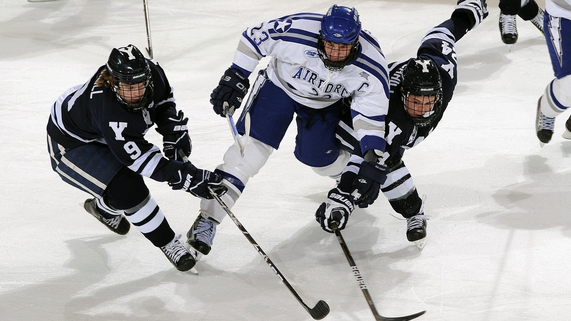 蓝色闪电撕裂斯坦福桥，那不勒斯的欧冠宣言，不只是黑马逆袭